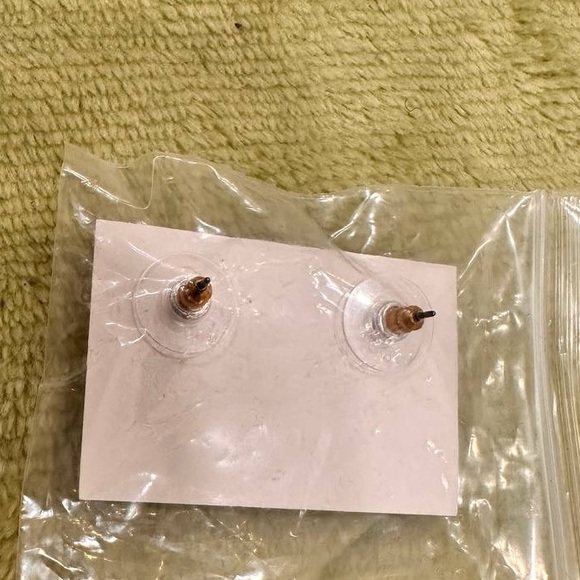 New Michael Kors stud earrings Red - Picture 3 of 3